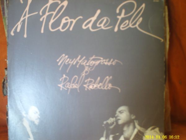 Ney Mato Grosso- à flor da pele